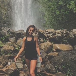 Meet your Posher, Chloe